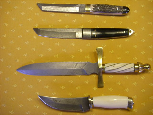 Mes couteaux : Artisanaux et damas 1009080847581174326713880