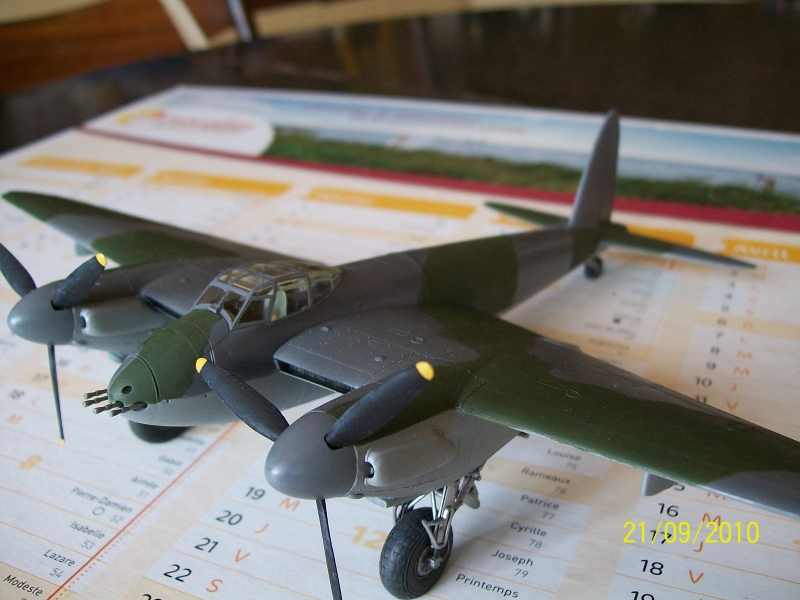 [Tamiya] 1/72 - De Havilland Mosquito FB Mk.VI  100920051358870356785015