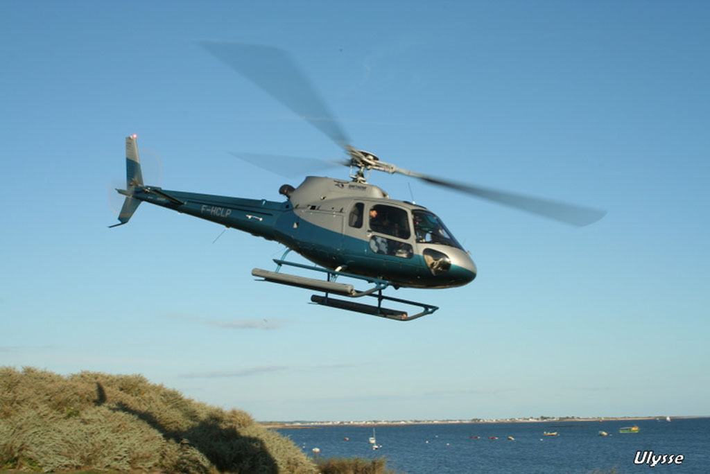 [Héliport de Ploemeur] Les hélicoptères sur le bord de plage.... 100921022553825476789900