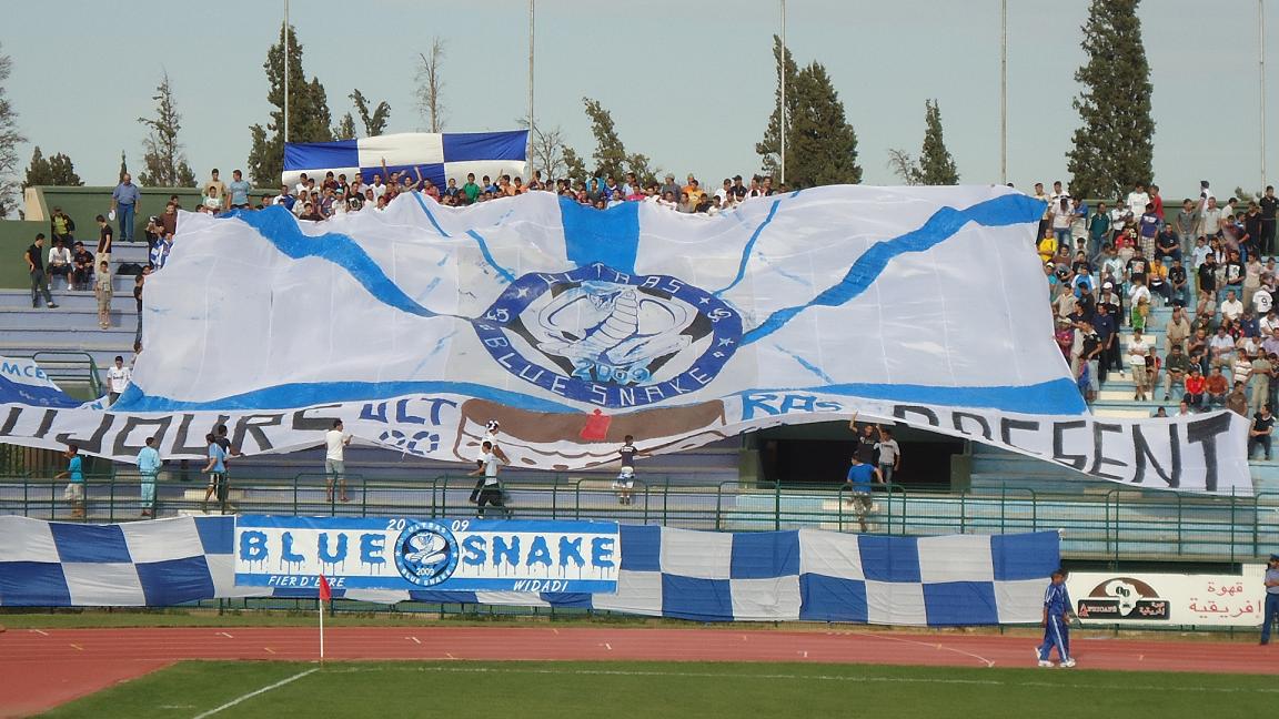 Ultras Blue Snake (WATlemcen) " Saison 2010 / 2011 " - Page 2 100925102517182876817393