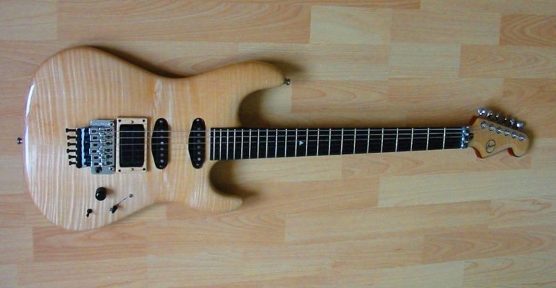 Guitare électrique de luthier Franck Bolaers strat 7/8 1010050145381162356872167