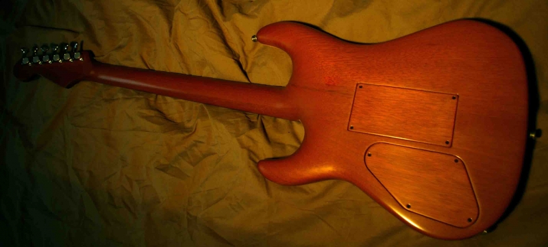 Guitare électrique de luthier Franck Bolaers strat 7/8 1010050145491162356872171