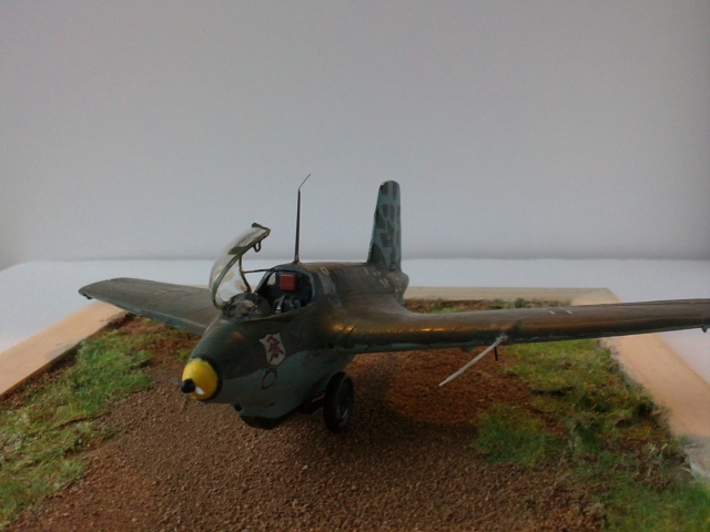 Messerschmitt Me 163B-1a Komet  [DRAGON] 1/48 1011070313151059487072228