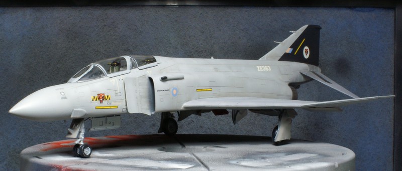 [ESCI] 1/72 - McDonnell-Douglas F-4S Phantom II  -  Royal Air Force 1011090843411050217087212