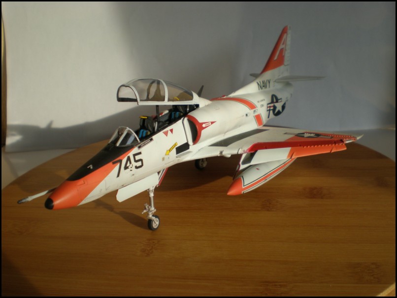 TA-4J Skyhawk - 1/48 - Hasegawa 101120031652585297150555