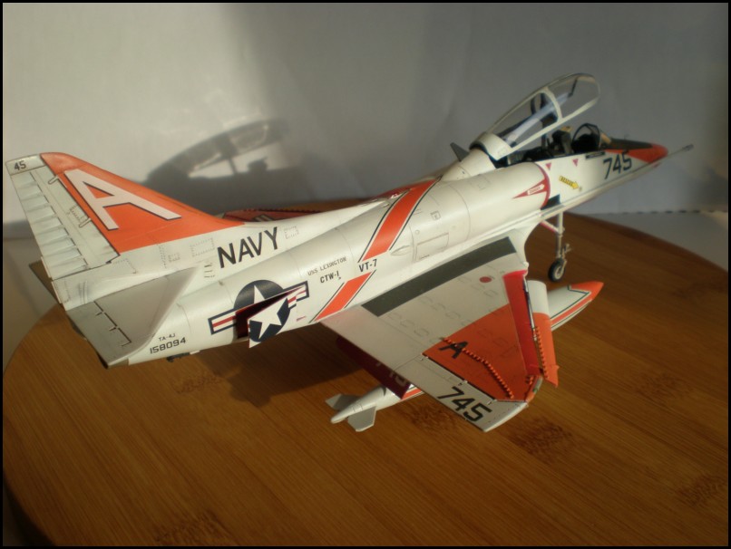 TA-4J "Training" Skyhawk - 1/48 - Hasegawa 101120031654585297150558