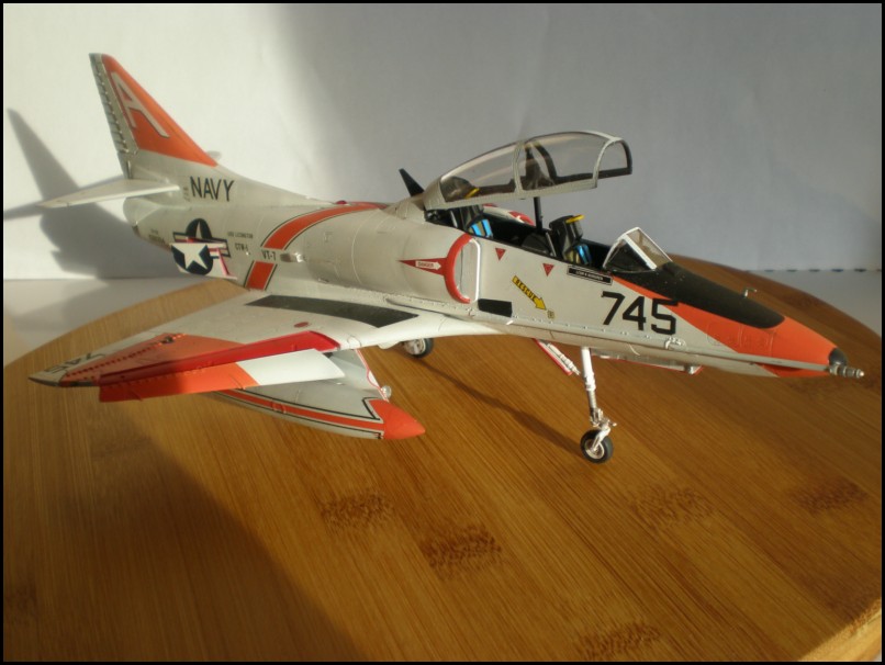 TA-4J "Training" Skyhawk - 1/48 - Hasegawa 101120031657585297150561